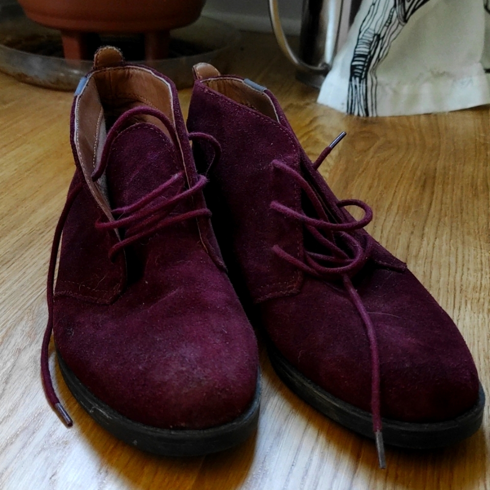 BASS Dark red Suède booties